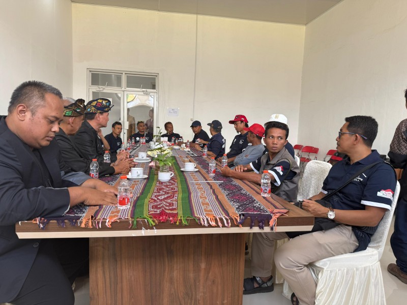 Foto Suasana Hangat saat Pertemuan Perdana Antara Koperasi Berkah Gumi Lombok (BGL) dengan Manajemen PT Sanindo Pangan Rinjani (SPR) pada Kamis (14/8/2025)